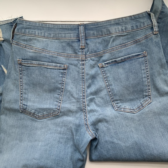 So Ripped Jeans - Picture 4 of 4